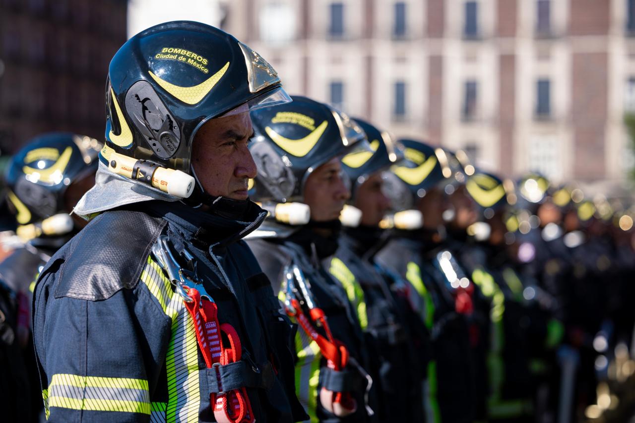 Celebran con desfile primer Día de las y los bomberos en CDMX - Nación ...