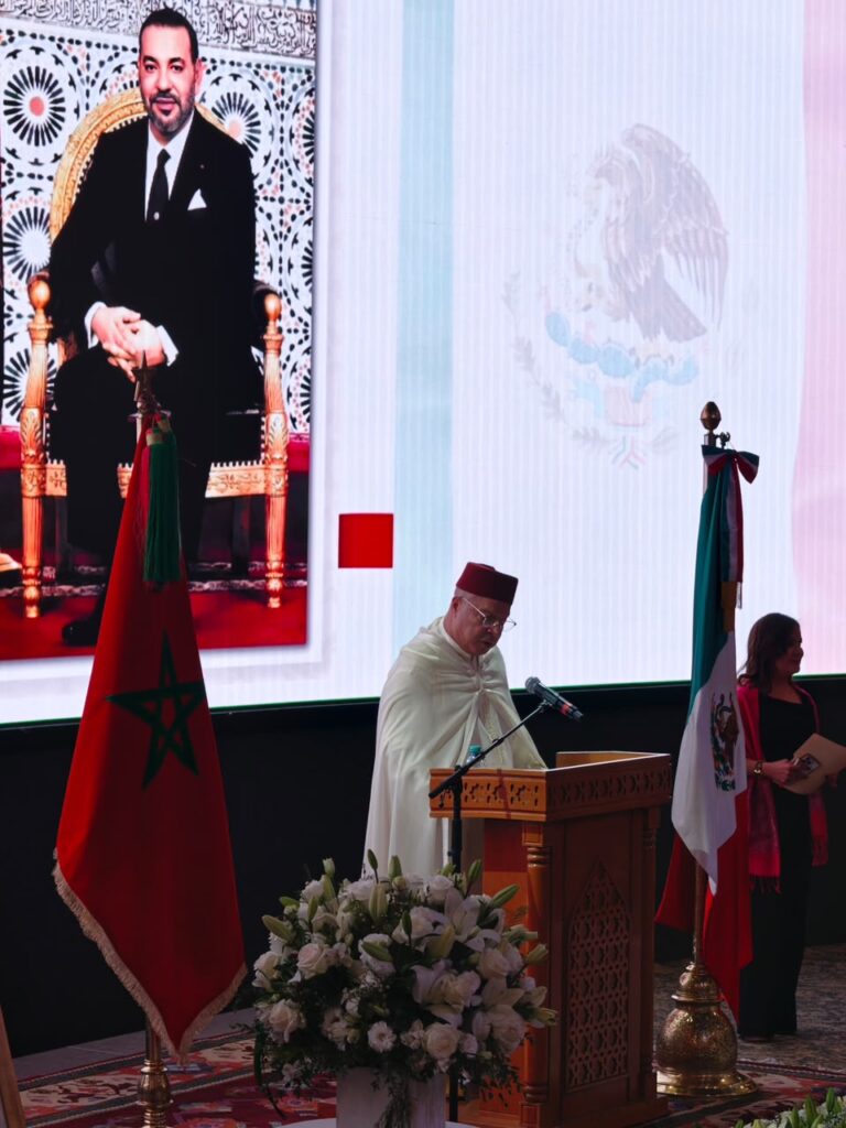 Embajador de Marruecos en la ceremonia por el 27 aniversario de la subida al trono del rey Mohammed VI.