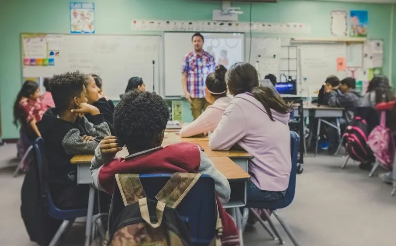 regreso a clases niños