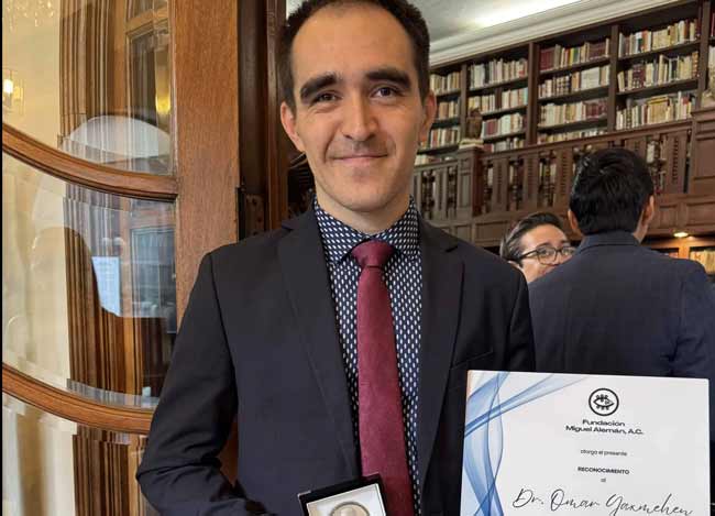 La ciencia que busca que vivamos mejor: Omar Bello Chavolla recibe el Premio Miguel Alemán Valdés