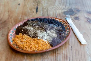 Mole poblano, herencia que las cocineras de Puebla mantienen viva